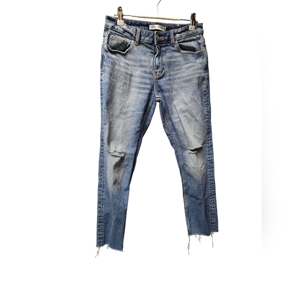 ZARA Distressed Straight Leg Cropped Jeans Sz. 4 Frayed
